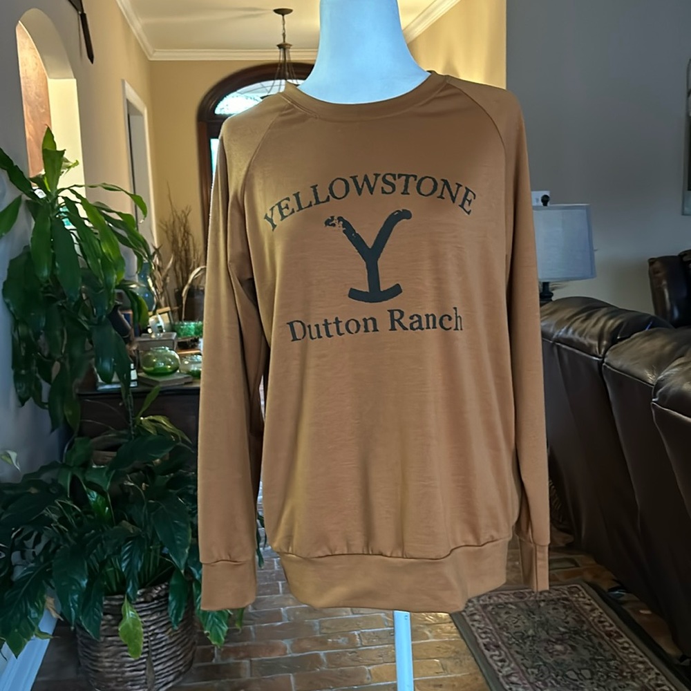 Yellowstone raglan sleeve sweatshirt szM